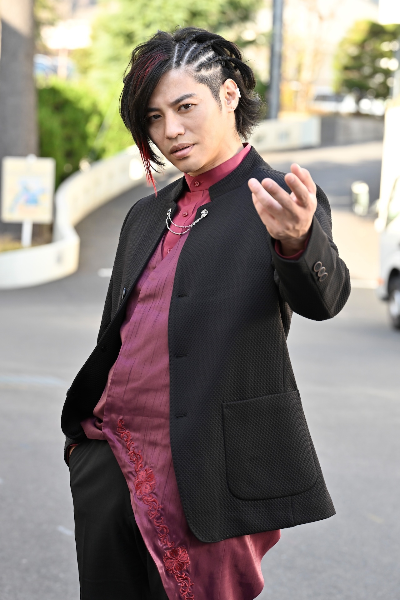 青柳尊哉さんのサイン入りプレート オリジナルグッズのTTFC限定販売決定も！青柳尊哉が『エージェント美浪